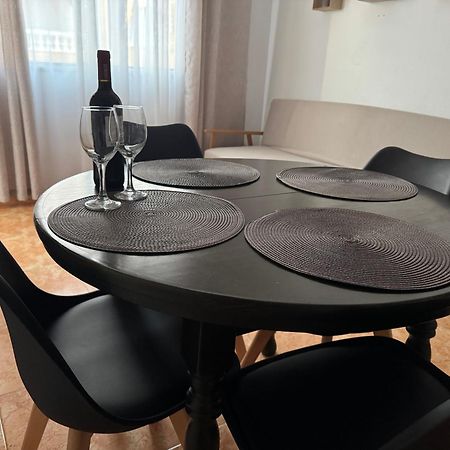 Almuden'S Green Apartment, High-Speed Free Wifi, 250M To Beach, The Center Of Torrevieja Ngoại thất bức ảnh