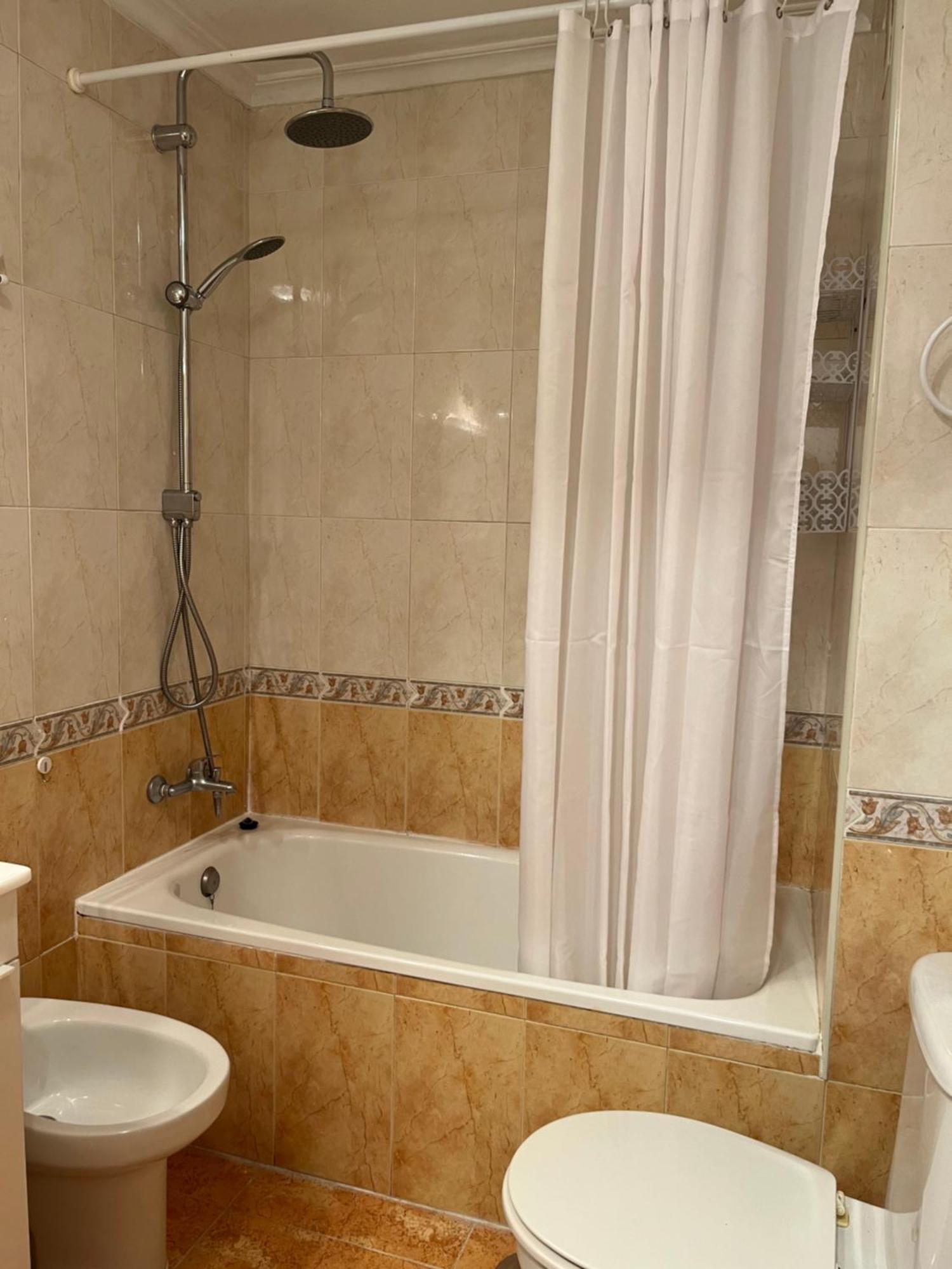 Almuden'S Green Apartment, High-Speed Free Wifi, 250M To Beach, The Center Of Torrevieja Ngoại thất bức ảnh
